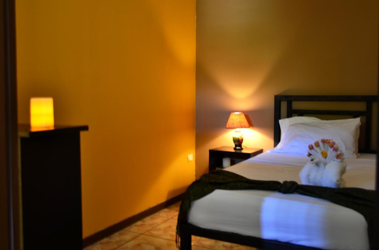 Hotel Casa Aura カルタゴ エクステリア 写真